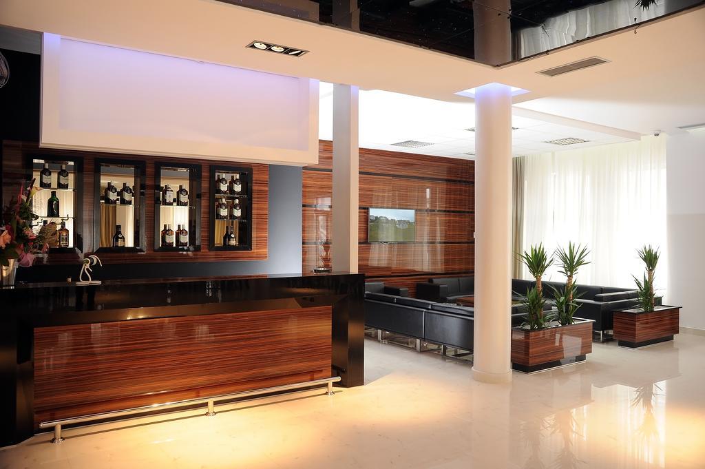 Garni Uni Elita Lux Hotel Nis Exterior foto