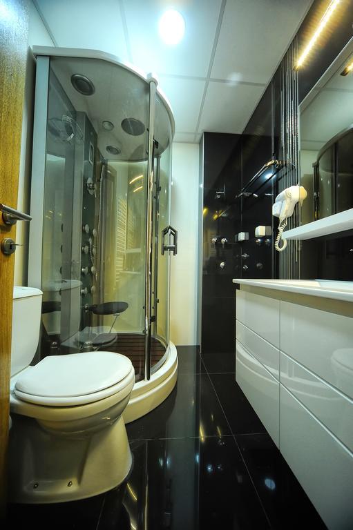 Garni Uni Elita Lux Hotel Nis Quarto foto