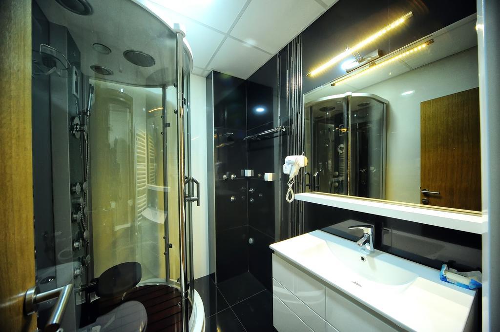 Garni Uni Elita Lux Hotel Nis Quarto foto