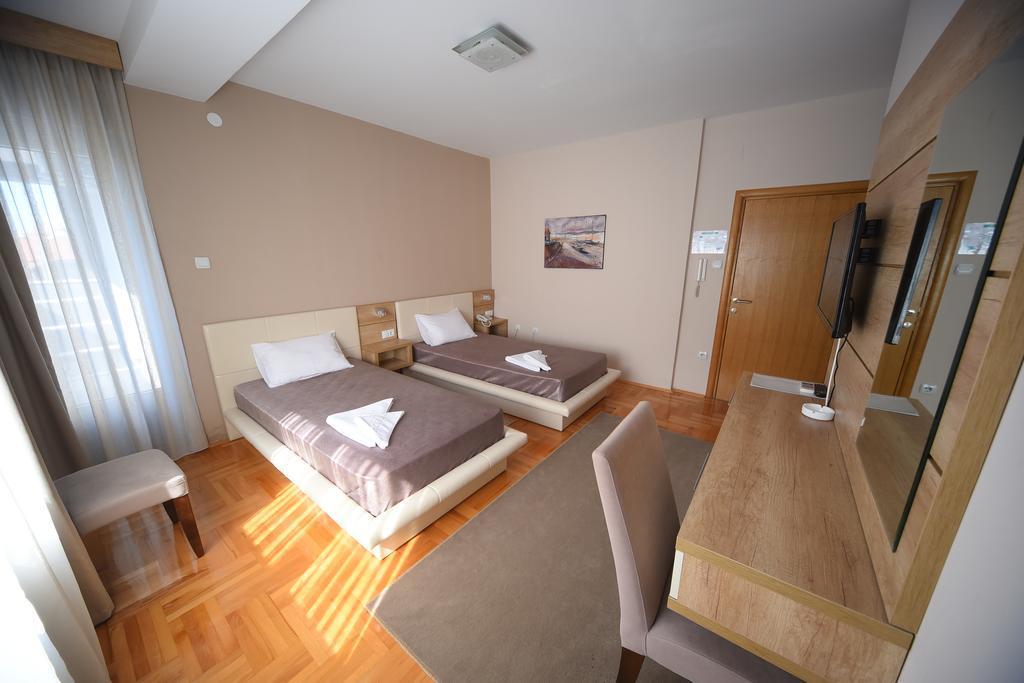 Garni Uni Elita Lux Hotel Nis Exterior foto