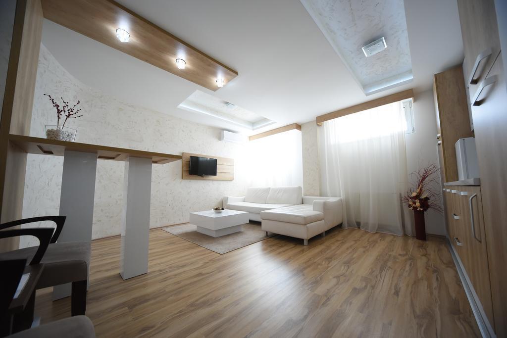 Garni Uni Elita Lux Hotel Nis Exterior foto