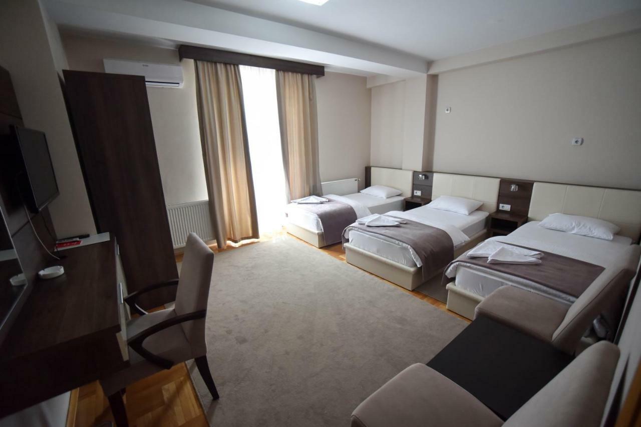 Garni Uni Elita Lux Hotel Nis Exterior foto